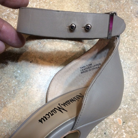 NEIMAN MARCUS LEATHER ANKLE STRAP HEELS - Picture 4 of 8